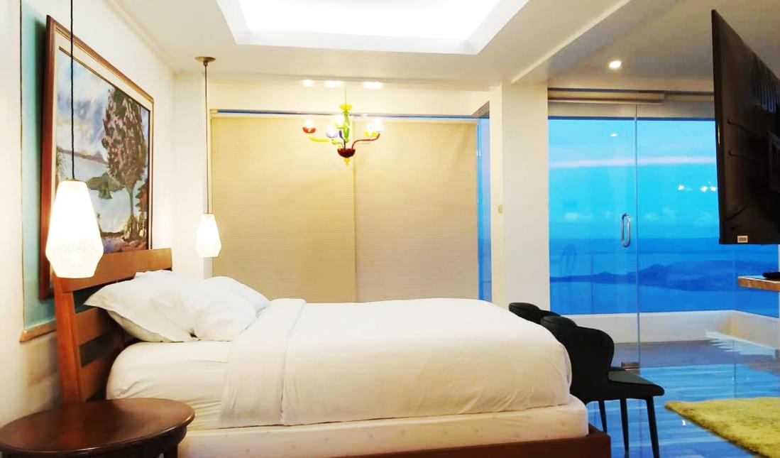 The Carmelence View Bed and Breakfast Tagaytay City Exteriör bild