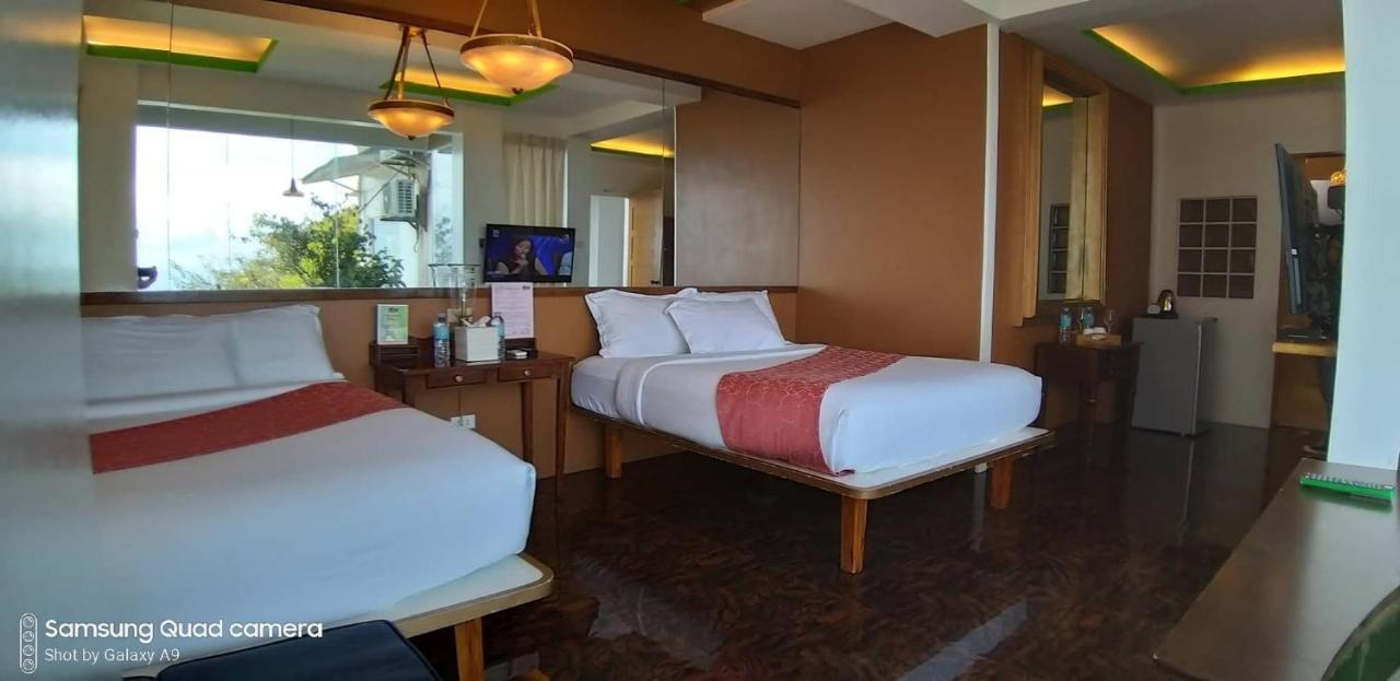 The Carmelence View Bed and Breakfast Tagaytay City Exteriör bild