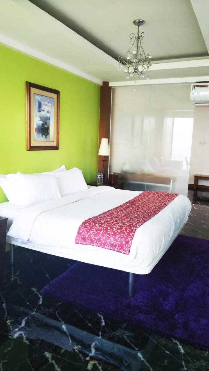 The Carmelence View Bed and Breakfast Tagaytay City Exteriör bild