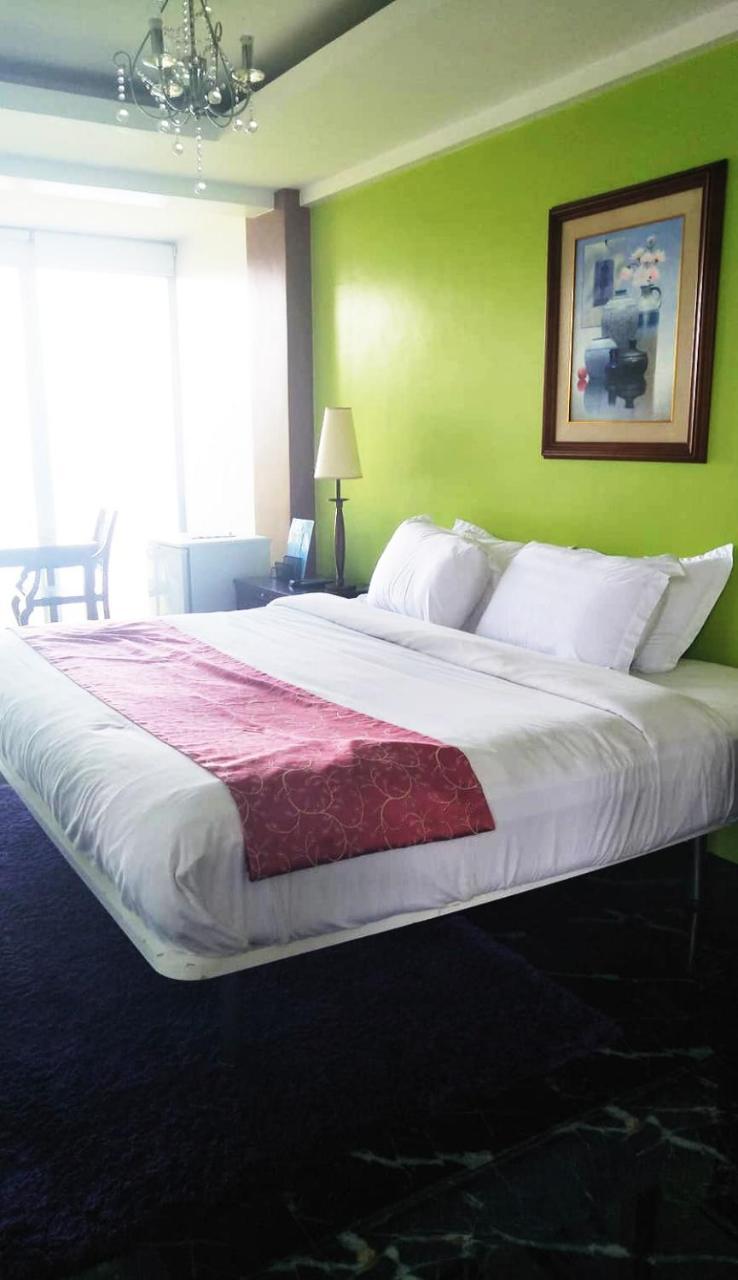 The Carmelence View Bed and Breakfast Tagaytay City Exteriör bild
