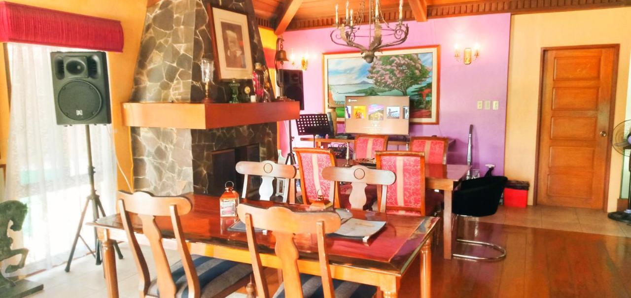 The Carmelence View Bed and Breakfast Tagaytay City Exteriör bild